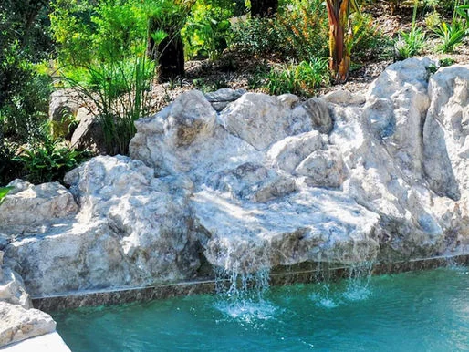POLY ROCK CONCEPT: Decorative faux rocks in polyester resin – Poly Rock Concept blog article on faux rocks and decorative rock features
