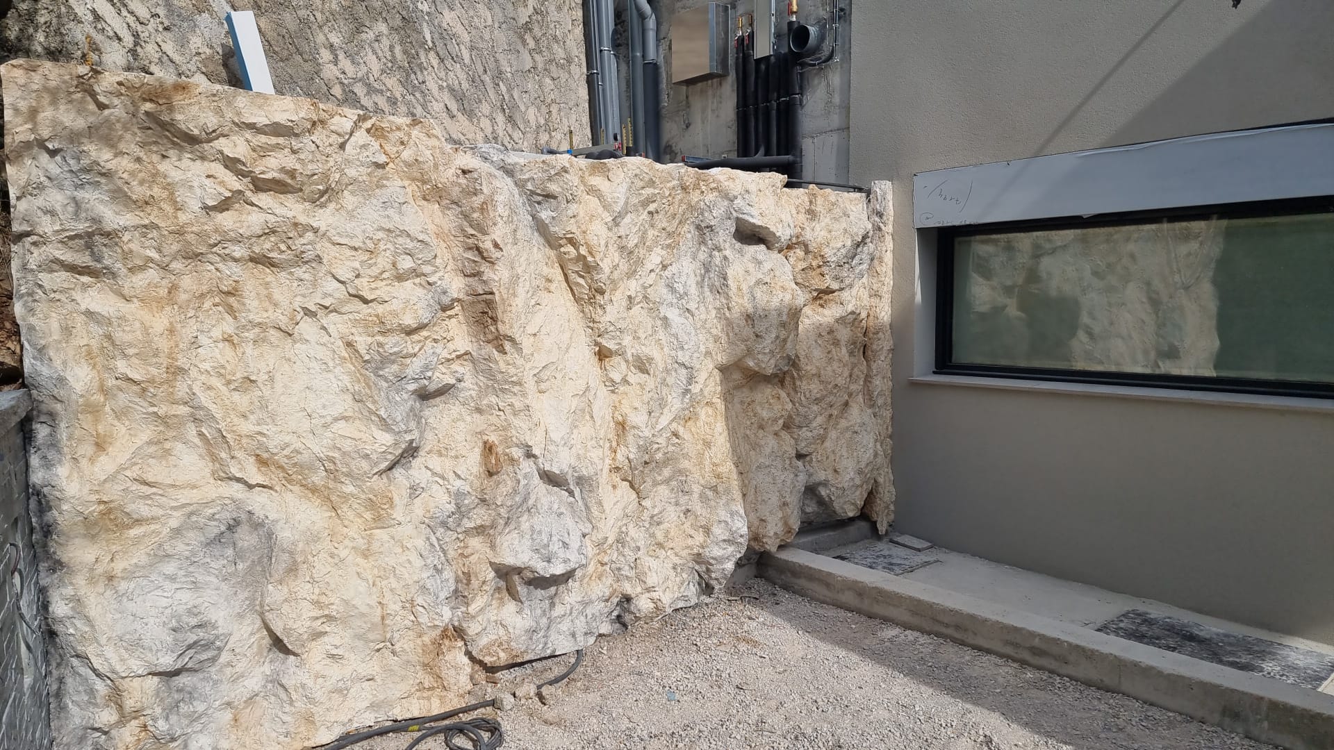 Revestimiento de rocas artificiales – detalle de los bloques