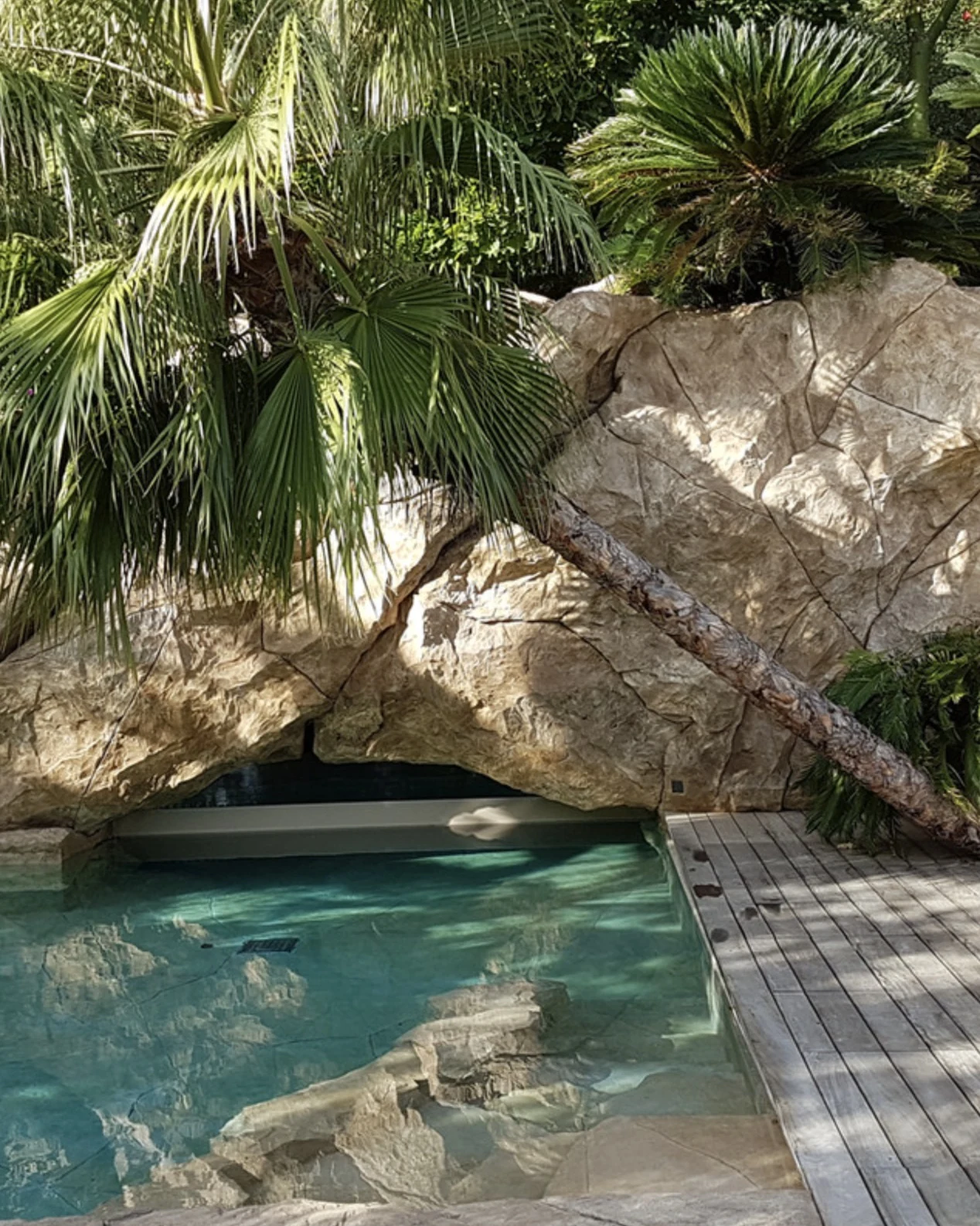 Revestimiento de Piscina – Rocas artificiales para piscina, piedras decorativas, cubiertas técnicas, decoración premium de piscinas